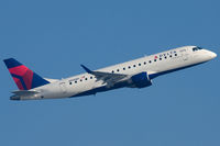 N958WH @ KLGA - Delta Connection