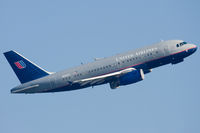N812UA @ KLGA - United Airlines