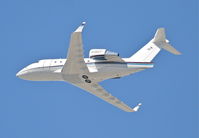 N112CF @ KLAX - Suntrust Leasing Corp Bombardier CL-600-2B16, 25L departure KLAX. - by Mark Kalfas