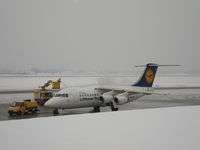 D-AVRI @ LOWG - de-icing