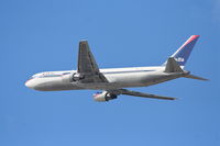 N130DL @ KLAX - Delta Airlines Boeing 767-332, 25R departure KLAX. - by Mark Kalfas