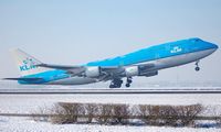 PH-BFB @ EHAM - Big Blue Bird departing Schiphol - by Jan Lefers
