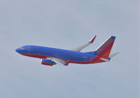 N213WN @ KLAX - Southwest Boeing 737-7H4, 24L transition departure KLAX. - by Mark Kalfas