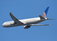 N77066 @ KLAX - Continental Boeing 767-424ER, 25R departure KLAX. - by Mark Kalfas