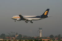 VT-JWF @ EBBR - Descending to RWY 25L  (vortex)