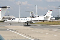 OE-GPS @ EBBR - Taxiing to park on G.A. apron