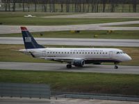 N122HQ @ KCMH - ERJ-175LR taxiing to the ramp