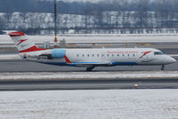 OE-LCN @ VIE - Austrian arrows CRJ - by Chris J