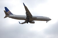 N76516 @ IAH - Short final rwy 27 - by AJ Heiser