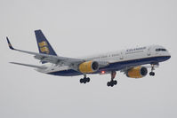 TF-FIV @ LOWW - Icelandair 757-200 - by Andy Graf-VAP