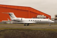 N300L @ EGGW - Gulf V at Luton - by Terry Fletcher