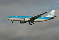 PH-AOD @ EBBR - Descending to RWY 25L