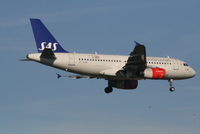 OY-KBR @ EBBR - Flight SK593 is descending to RWY 02