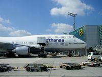 D-ABTL @ EDDF - While handling in Frankfurt on a hot and beautiful summer's day.
