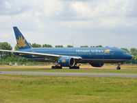 VN-A150 @ LFPG - On its way to the gate