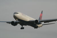N1605 @ EBBR - Arrival of flight DL140 to RWY 25L - by Daniel Vanderauwera