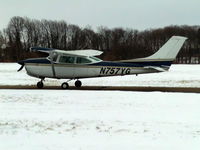 N757YG @ I19 - 1979 R182 - by Allen M. Schultheiss