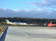 N4DA @ CMA - 2005 Learjet 45 Business Jet, two Honeywell TFE731-20 turbofans flat rated at 3,500 lbs st, Dee Howard target-type thrust reversers, fast taxi back after landing Rwy 26. Thank you, Malcolm Clarke for the ID - by Doug Robertson