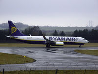 EI-DHA @ EGPH - Ryanair Boeing 737 lines halfway up runway 06 for a quick departure - by Mike stanners