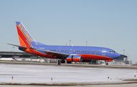 N206WN @ KMKE - Boeing 737-700 - by Mark Pasqualino