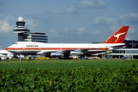 PH-MCF @ EHAM - In 1988 Qantas leased Martinairs PH-MCF for a while resulting in this hybride paint scheme.