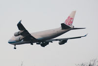 B-18719 @ VIE - China Airlines Cargo Boeing 747-409F(SCD)