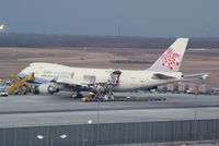 B-18719 @ VIE - China Airlines Cargo Boeing 747-409F(SCD)