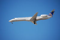 N13914 @ IAH - Short final 26L