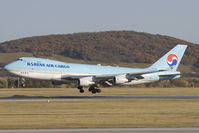 HL7466 @ LOWW - Korean Air 747-400