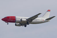 LN-KKN @ LOWW - Norwegian 737-300