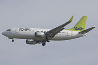 YL-BBJ @ LOWW - Air Baltic 737-300