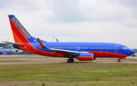 N750SA @ HOU - Lining up for takeoff 12R