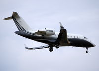 N605AB @ HOU - Over the numbers rwy 12R