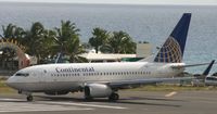 N39726 @ TNCM - Continental N39726 at the tresh hold for take off