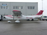 PH-VDL @ EHRD - During platformtour at the Dutch Spotters Convention - by ghans