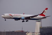 OE-LAY @ LOWW - AUSTRIAN AIRLINES - by Delta Kilo