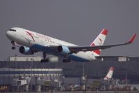 OE-LAX @ LOWW - AUSTRIAN AIRLINES - by Delta Kilo