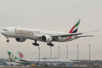 A6-ECT @ VIE - Emirates Boeing 777-31H(ER)