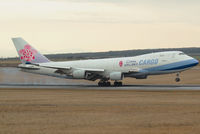 B-18720 @ VIE - China Airlines Cargo Boeing 747-409F(SCD)