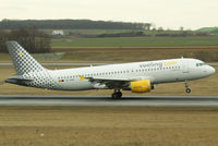 EC-KHN @ VIE - Vueling Airbus A320-216
