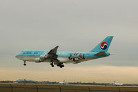 HL7488 @ YVR - Landing at YVR - by metricbolt