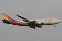 HL7415 @ LOWW - Asiana 747-400 - by Andy Graf-VAP