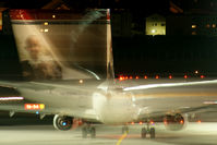 LN-KKW @ LOWS - Norwegian Air Shuttle Unicef special sheme