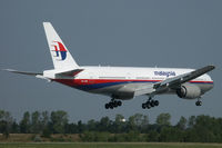 9M-MRC @ LOWW - Malaysia Airlines 777-200 - by Andy Graf-VAP