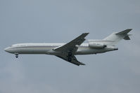 P4-SKI @ LOWW - 727-200 - by Andy Graf-VAP