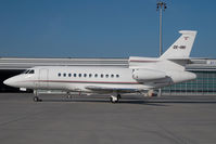 OE-IMI @ VIE - Falcon 900