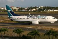 C-FCWJ @ SXM - visitor - by Wolfgang Zilske