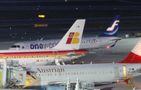 OH-LKN @ LOWW - Finnair 2009 Embraer ERJ-190LR, c/n: 19000252 ; oneworld paint scheme