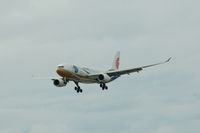 B-6076 @ YVR - Landing at YVR