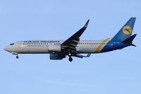 UR-PSB @ VIE - Ukraine International Boeing 737-800 - by Thomas Ramgraber-VAP